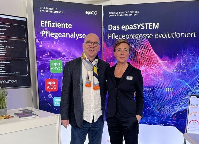 Dr. Dirk Hunstein und Birgit Sippel, epaCC Wiesbaden auf der DMEA Messe in Berlin